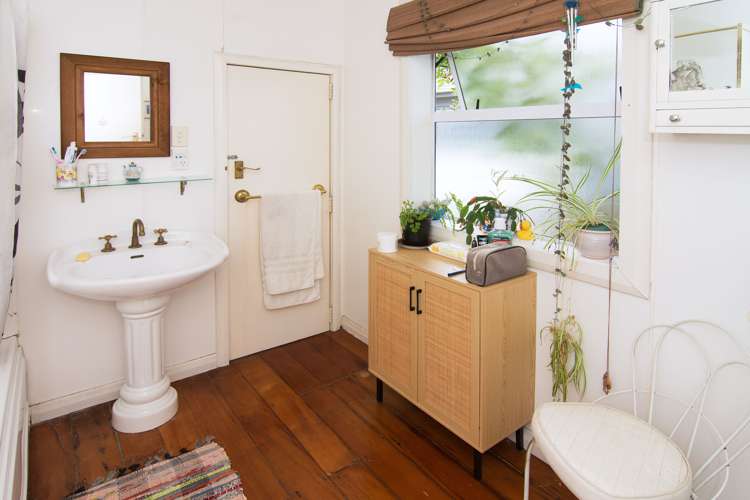 29 Clifton Avenue Carterton_18