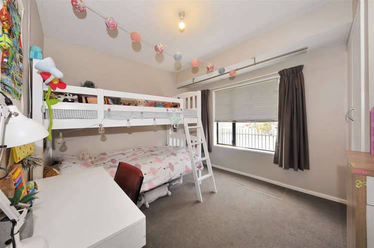 2/77 Mackworth Street Woolston_7