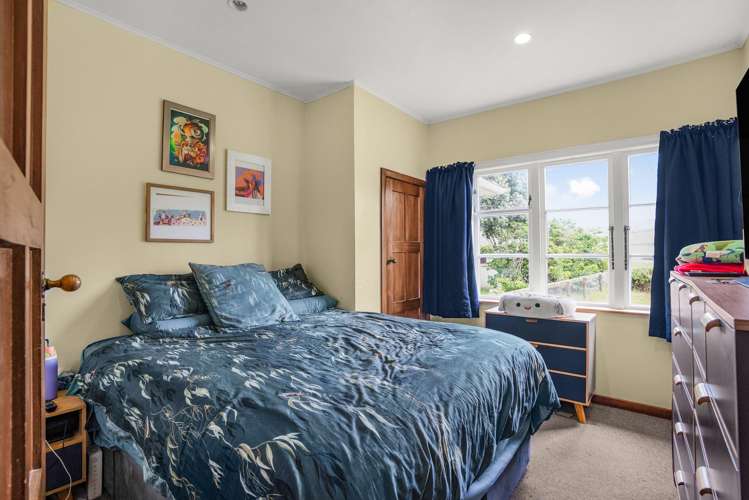 70 Hall Crescent Epuni_8
