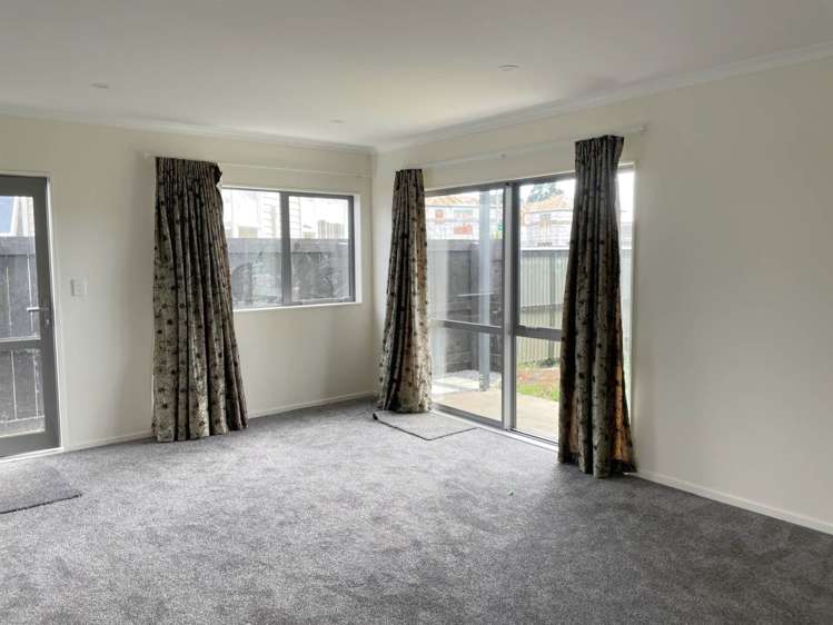 1 Tiari Place Mangere East_2