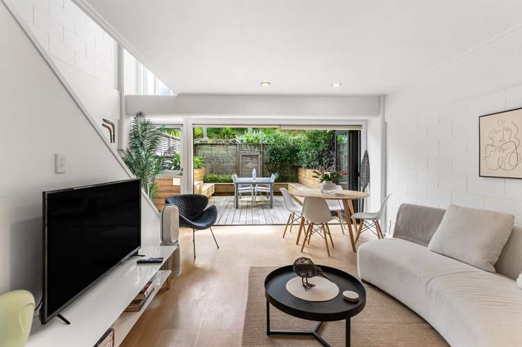 8/49 Collingwood Street_3