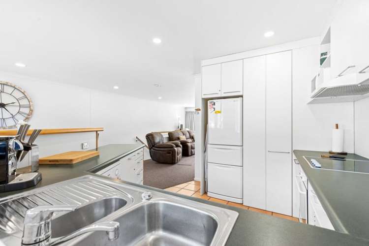 10/45 Beach Road Waikawa_15