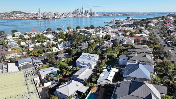 2/9 Calliope Road Devonport_19