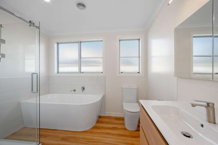 19 Newbourne Crescent Redwoodtown_12