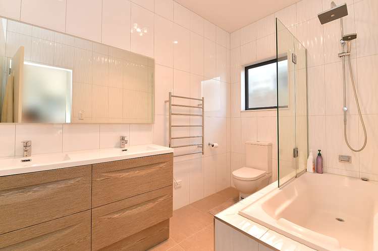 3 Resolution Drive Gulf Harbour_12