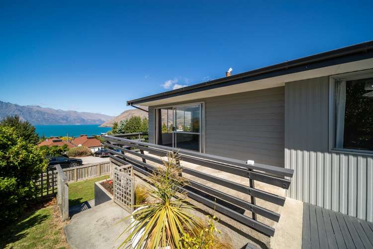 22 Wynyard Crescent Fernhill/Sunshine Bay_22