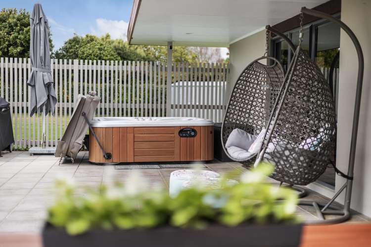 12 Cowley Drive Leamington_17