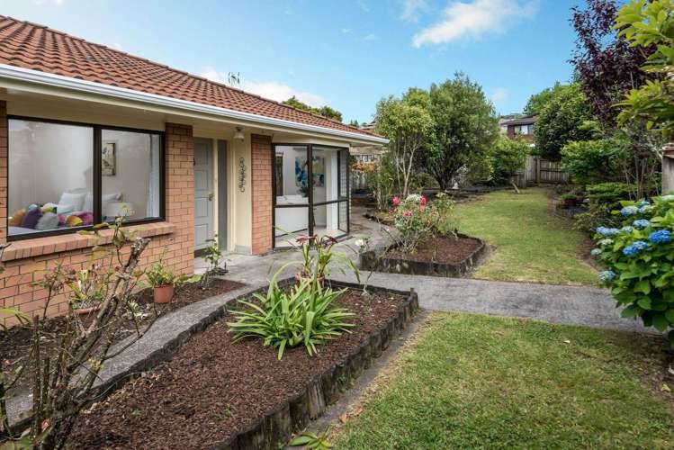 2/2 Channing Crescent Botany Downs_10