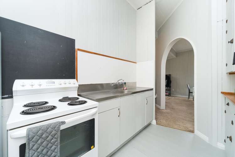 13 Karaka Street Tokomaru_16