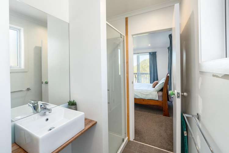 13 Nunu Drive Flat Point_14