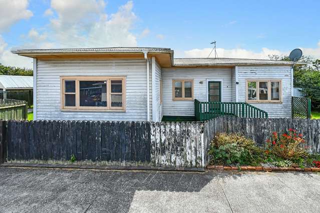 The cheapest house in South Auckland? Run-down property fetches $470,000