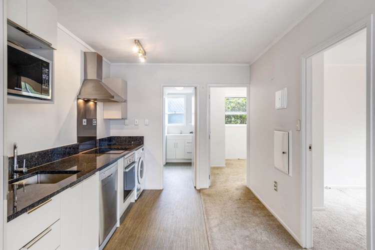 8/20 Shelly Beach Road_1