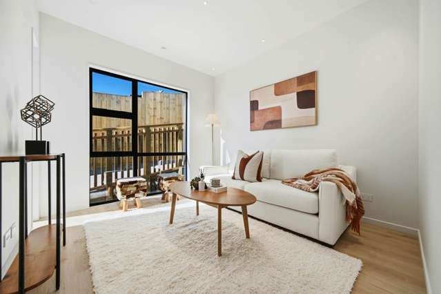 Brand-New Architectural Luxury