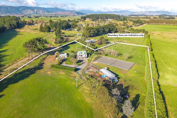 593 Waikawa Beach Road_1