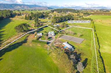 593 Waikawa Beach Road_1