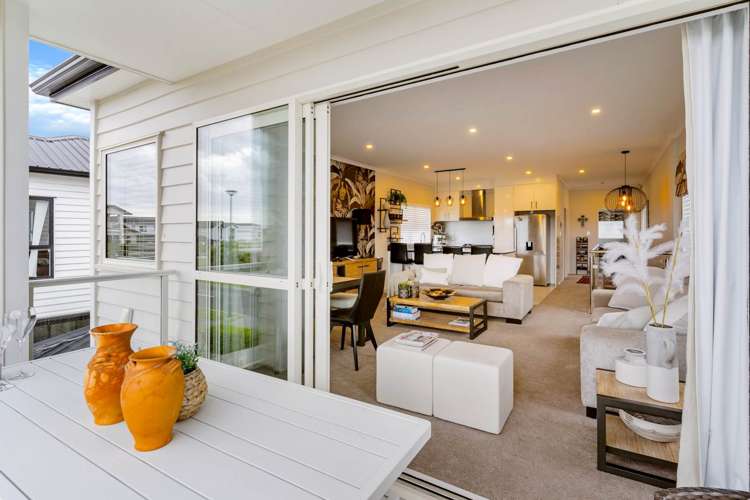 16 Atalanta Way Beachlands_27