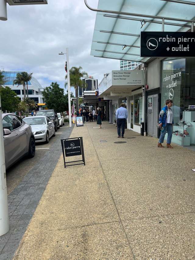Unit 1/62-78 Hurstmere Road Takapuna_2