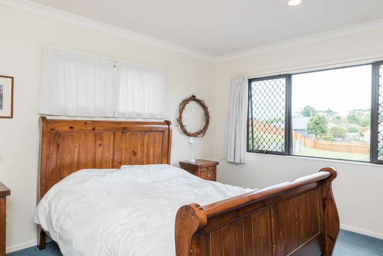 4 Lorna Irene Drive Raumati South_12