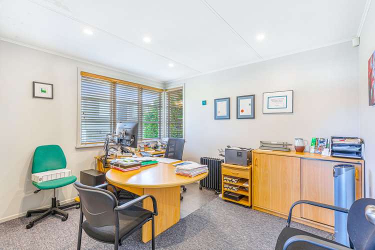 75 Titirangi Road New Lynn_13