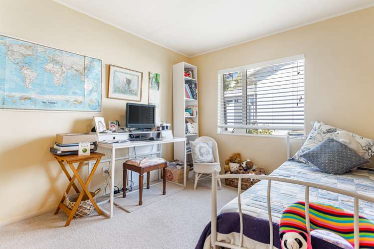 23 Woodfern Crescent Titirangi_16