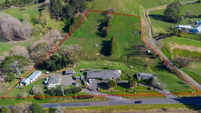 208 Adelaide Road Dannevirke_1