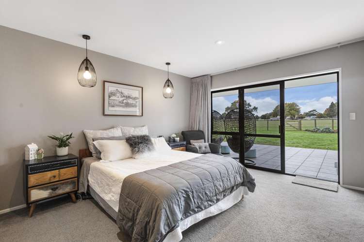 12 Cowley Drive Leamington_10