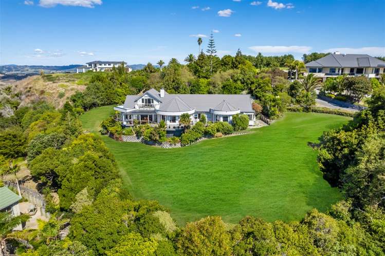 565 Redoubt Road Flat Bush_24