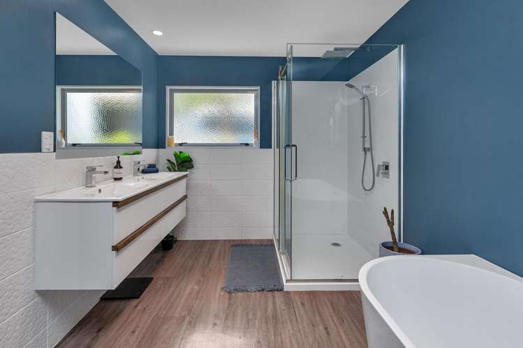 104 Memorial Drive Parahaki_8