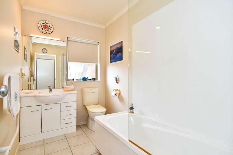 46 Blackwood Drive Wattle Downs_11