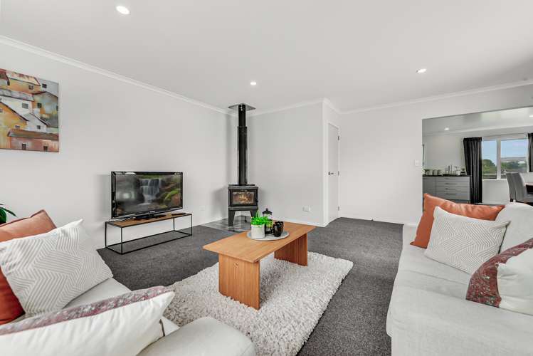 5a Morrison Crescent Glenview_11