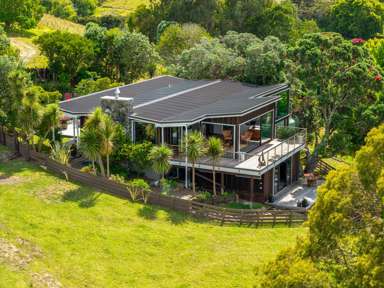 Island Living Moturoa Island_1