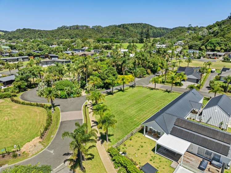 2 Platinum Place Matapouri_11