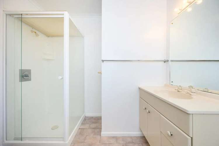 714 Pioneer Highway Takaro_7