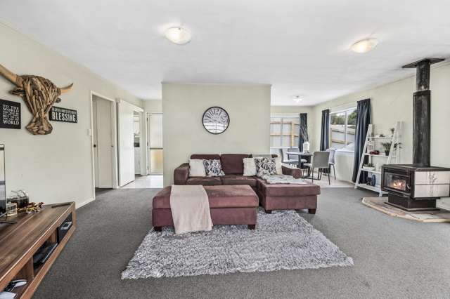 2/4 Cumberland Street Tauhara_2