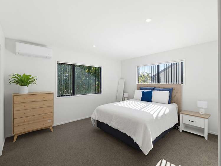 1/10 Parlane Street Addington_13