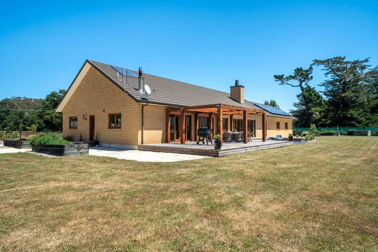 69 Longwood East Road South Featherston_21