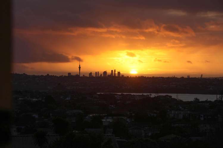 10 Etherege Place Mellons Bay_14