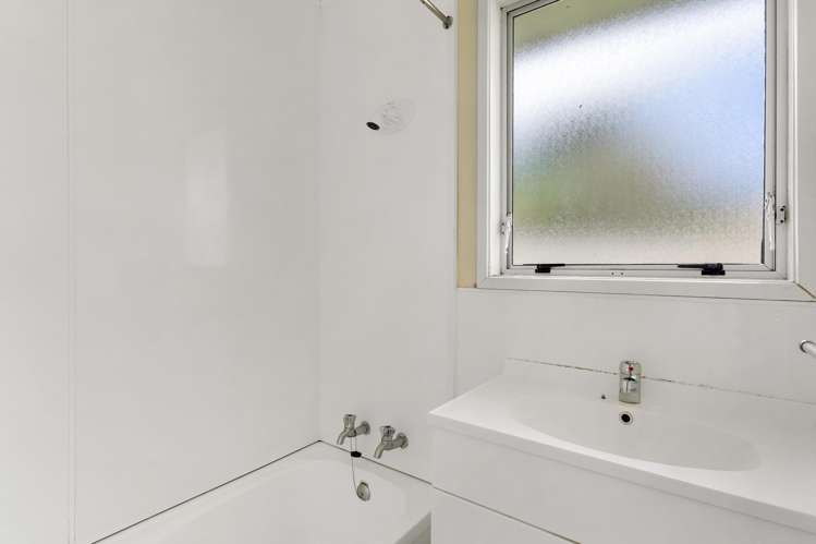 52 Coburg Street, Henderson, Auckland Henderson_14