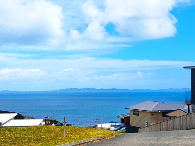 2 Sunset Heights Cable Bay_38