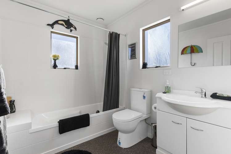 1 Butia Avenue Henderson_9