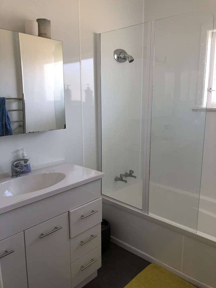 9 Brennan Avenue Te Atatu Peninsula_8