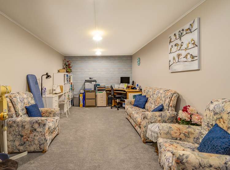 30 Farnham Drive Richmond_13