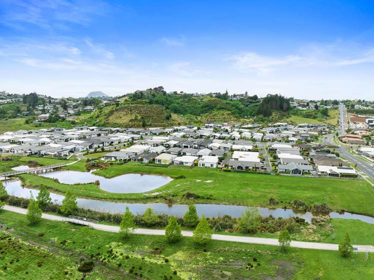 1 Marcus Way Brookfield_34