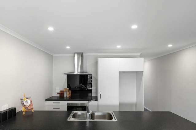 Unit 1/11 Mana Drive Baverstock_1