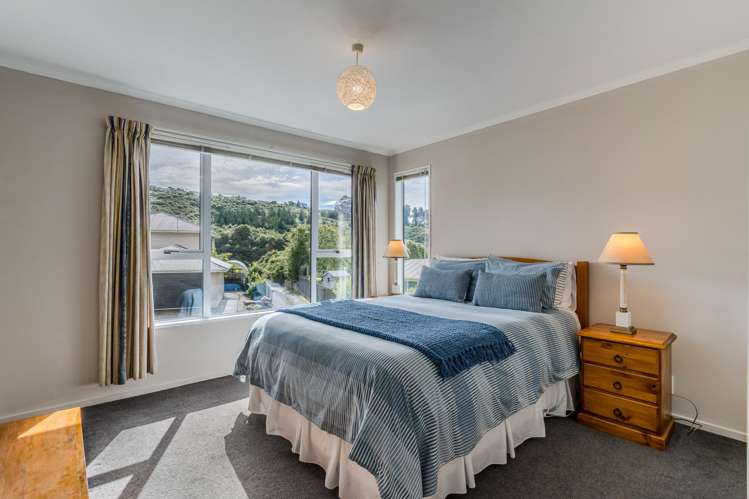 10 Sretlaw Place Glenross_9