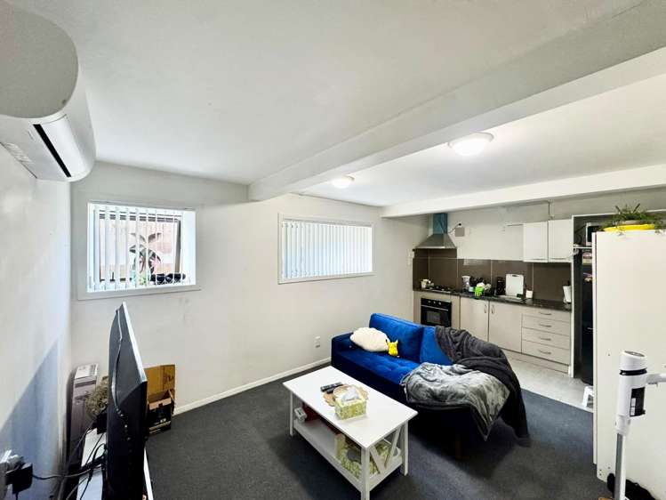 1/51 Albrecht Avenue_0