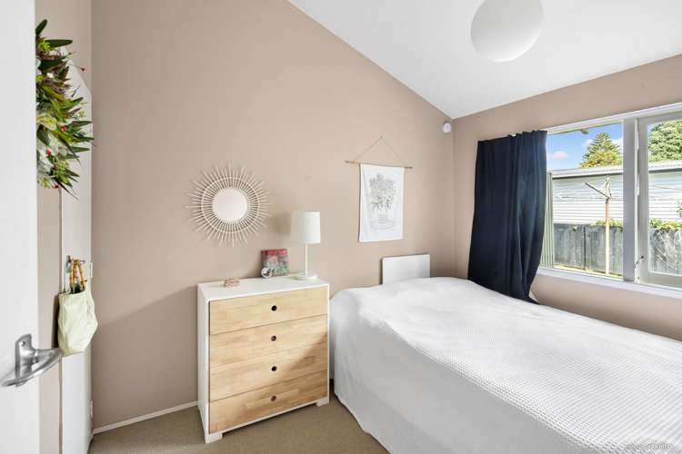 2/1a Yeovil Road Te Atatu Peninsula_10