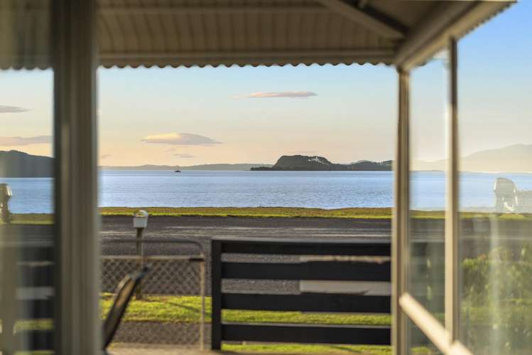 2 Kawakawa Bay Coast Road_0