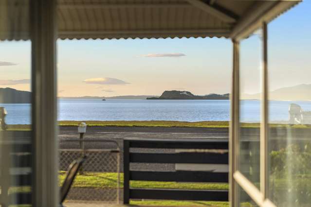 2 Kawakawa Bay Coast Road Kawakawa Bay_1