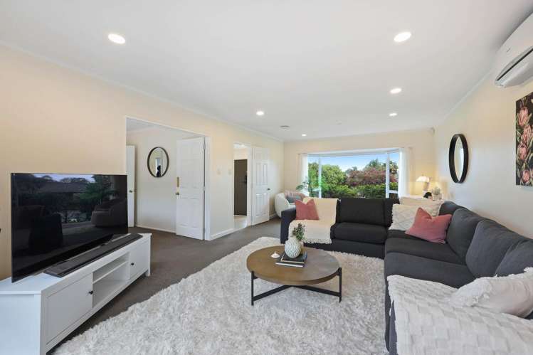 6 Camira Place Botany Downs_10